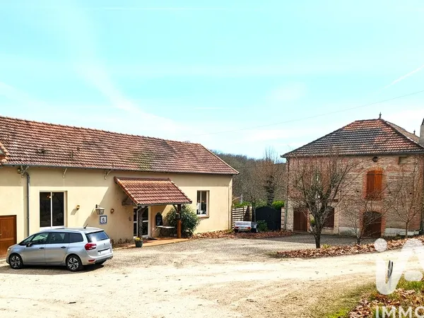 Maison 5 pièces 370 m² 