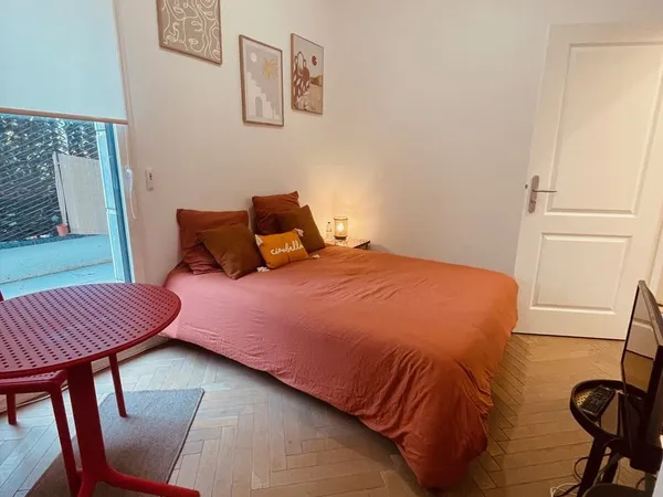 Colocation feminine disponible 