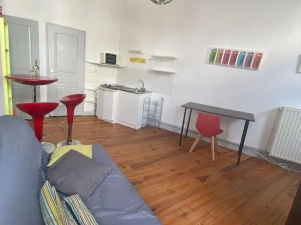 Studio 1 pièce 20 m² 