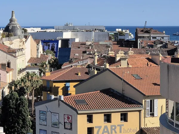 Cannes Bas Carnot et proche plages et gare 
