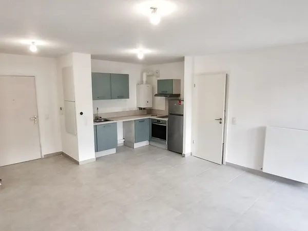 Location F2 neuf - Rez-de-jardin avec extérieur - Neuilly-Plaisance 