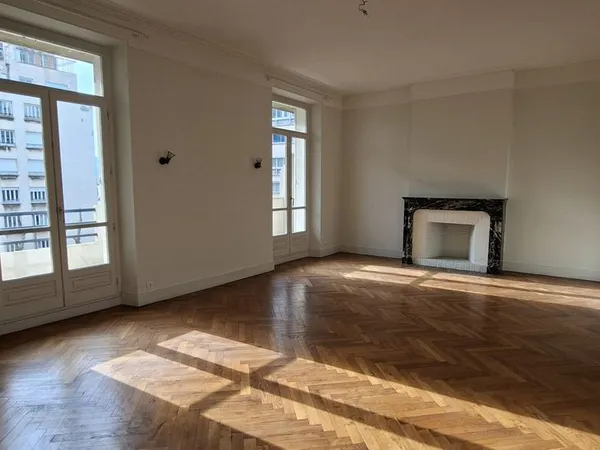 Appartement 3 pièces 102 m² 