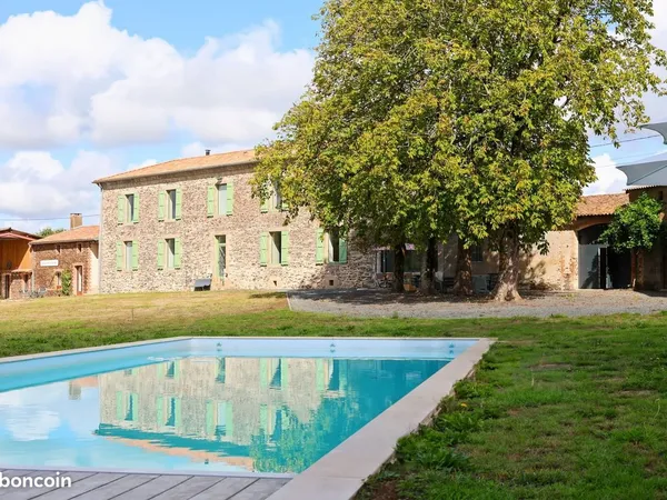 Propriété 14 pièces 373 m² 