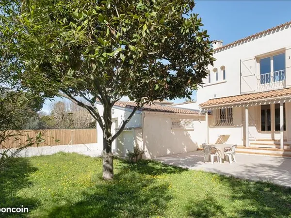 Villa 4 pièces 144 m² 