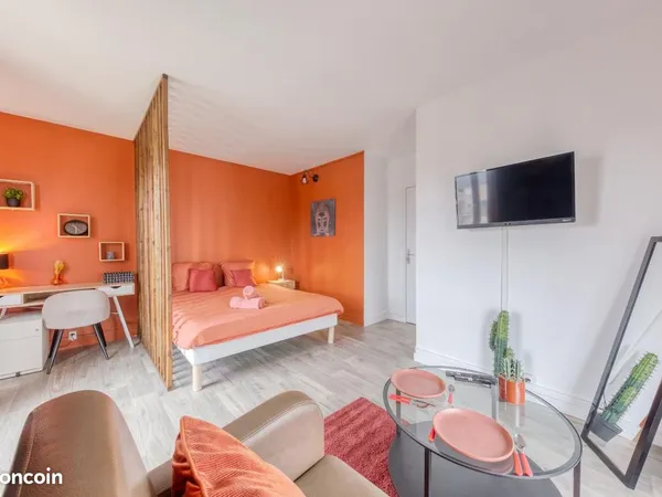 Chambre 19 m² avec bureau & salon privé - Tout compris 