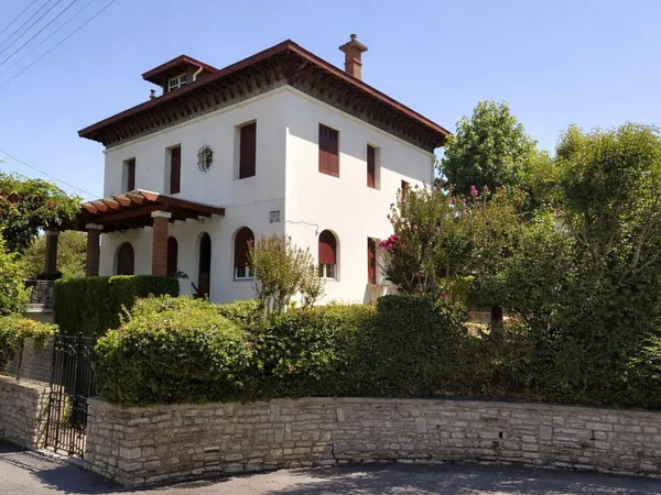 Maison 10 pièces 273 m² 