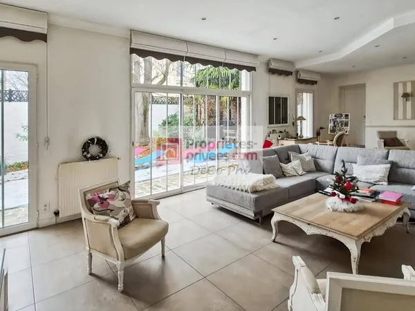 Maison 9 pièces 250 m² 