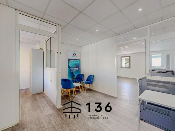 Bureaux 5 pièces 97 m² 