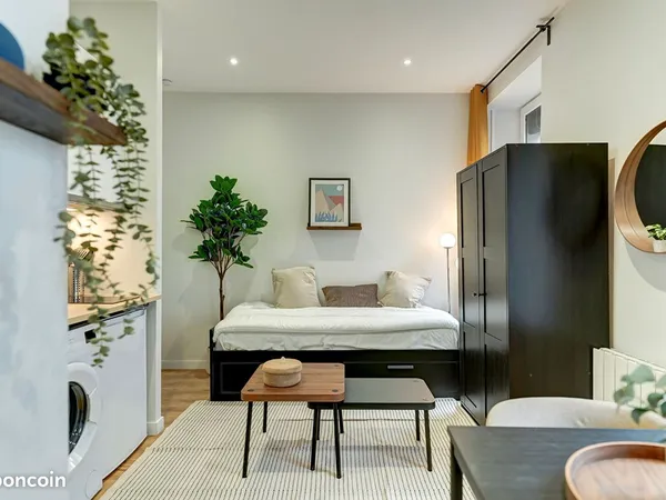 Studio 1 pièce 17 m² 