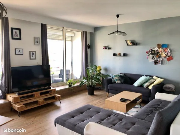 T3 71m2 parking vue exceptionnelle balcon Vaise 5mn 