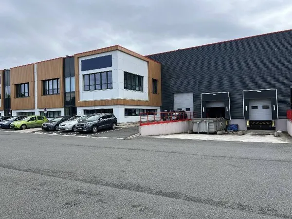 Local d'activité 1313 m² 