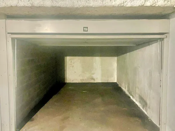Grand garage/box Besançon 
