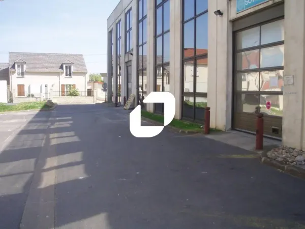 A LOUER, LOCAUX MIXTE 
