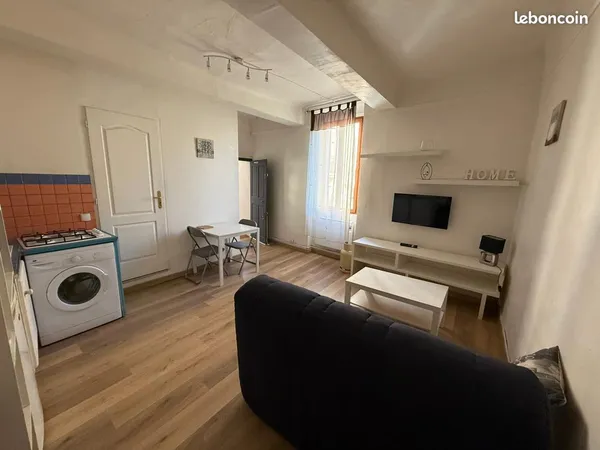 Studio meublé - Centre-ville de Salernes 