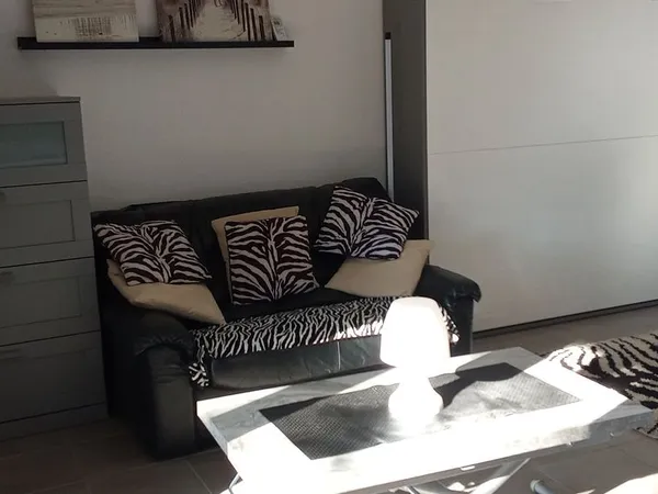 Studio rez de jardin meublé 
