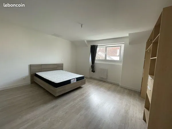 Jolie maison de type 2 T2 /F2, louée meublée, terrasse, idéalement situé au coeur de Cesson bour 