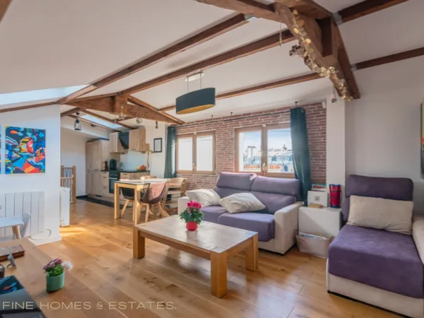 Rare : Charmant duplex au dernier étage avec ascenseur 