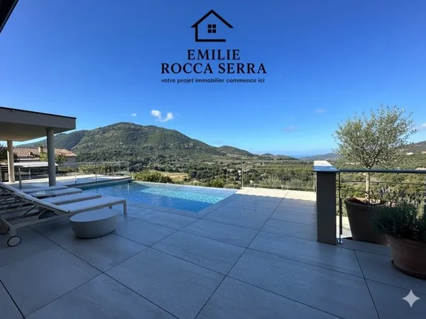VILLA CONTEMPORAINE à vendre à 8 min de AJACCIO - Magnifique villa de standing avec piscine et vue 