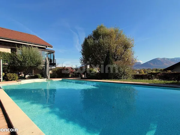 Maison 8 pièces 197 m² 