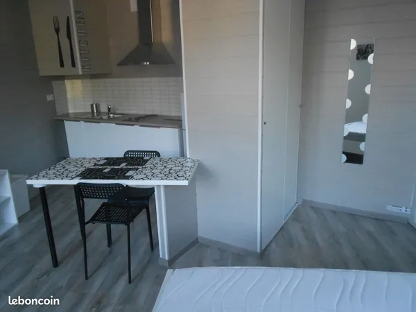 Loue T1 FOIX Centre Proche FAC 