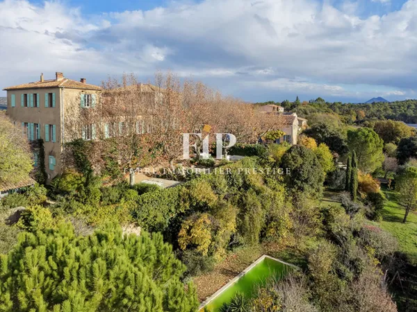 Château provençal avec vue panoramique (30min d' Aix en Provenc 