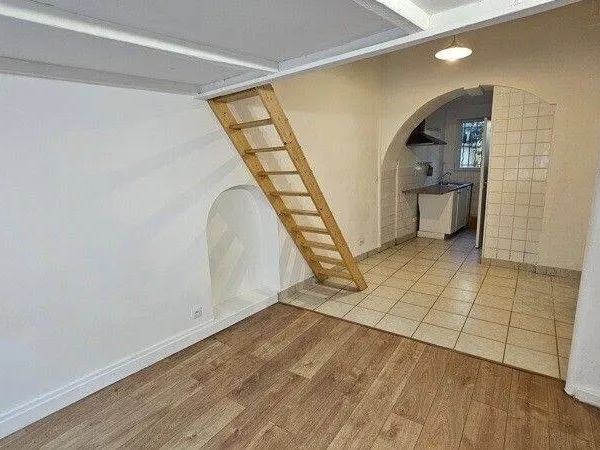 Studio 1 pièce 21 m² 