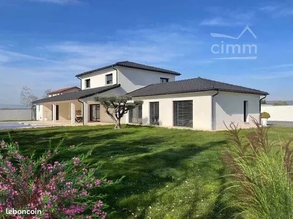 Villa 7 pièces 182 m² 
