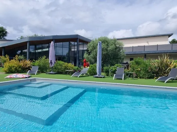 Maison 16 pièces 805 m² 