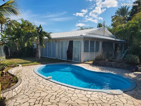 Location villa T4 avec piscine 