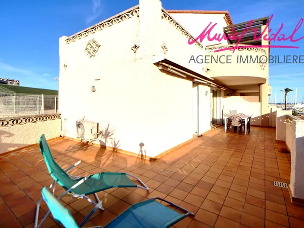 ACHAT SAINT CYPRIEN PORT - APPARTEMENT T2 terrasse de 100m2 vue port 