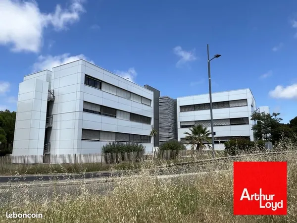 Bureaux 645 m² 