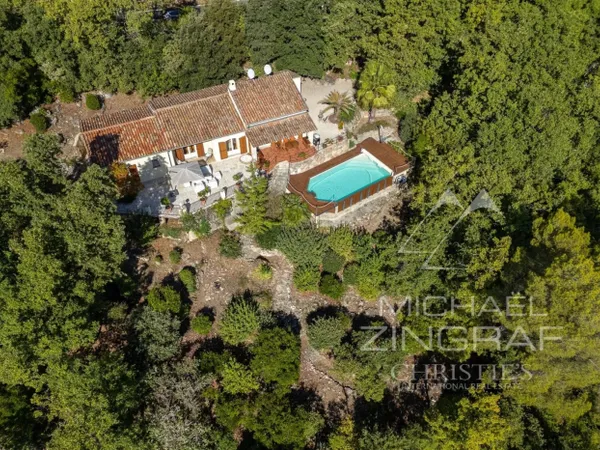 Charmante Villa plain- pied avec vue Mer et collines 