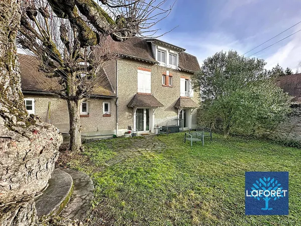 Maison 10 pièces 200 m² 