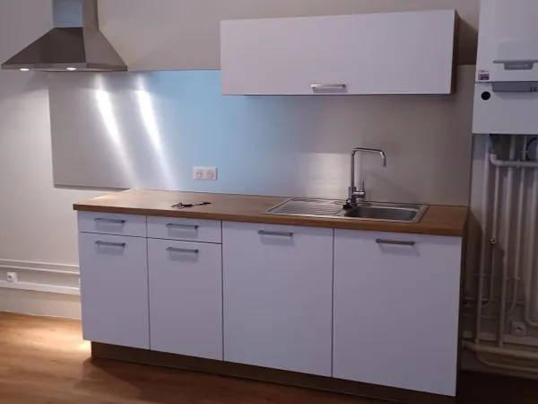 TYPE 1 BIS cuisine aménagée 4 AV DU 4 SEPTEMBRE AURILLAC 