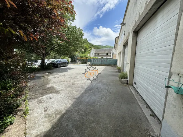 Vente garage ou local artisanal avec parking Saint Affrique 