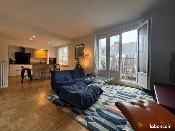 Appartement T3 traversant rénové 73 m² - Balcon plein sud - Tours hyper centre - Parking 