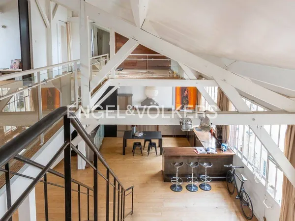 Loft 7 pièces 352 m² 