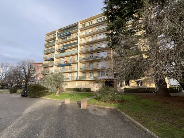 À vendre Appartement T3 avec parking et cave secteur Méd 