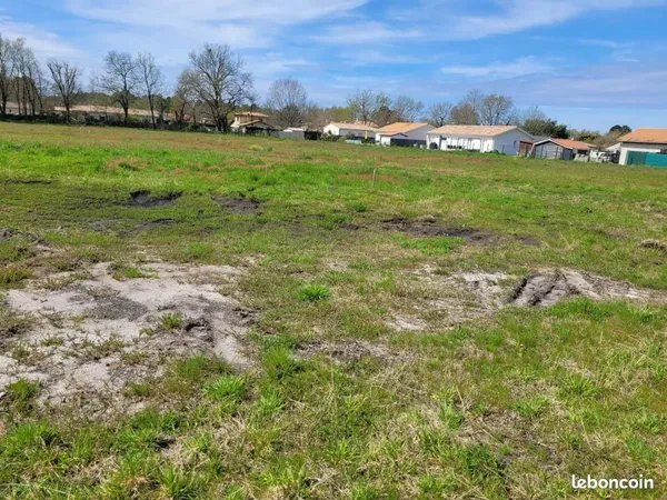 Terrain 800 m² Camblanes Et Meynac 