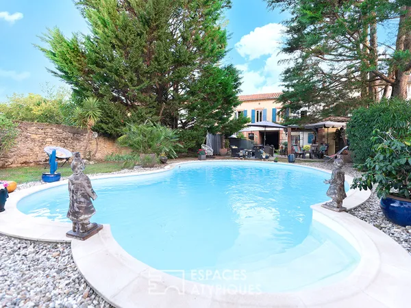 Maison en coeur de ville avec piscine 