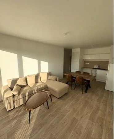 Appartement f2 récent avec balcon et parking 