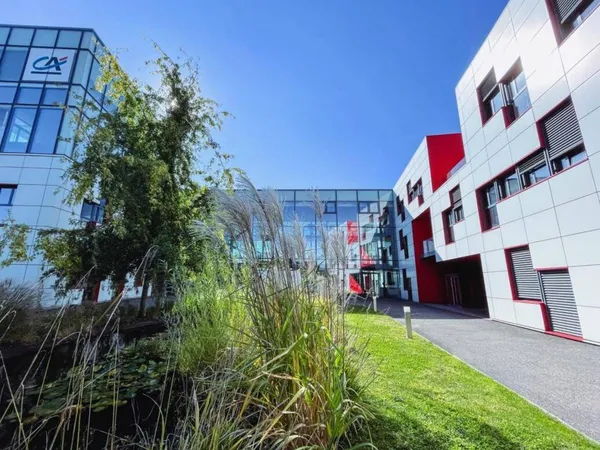 Bureaux 1953 m² 