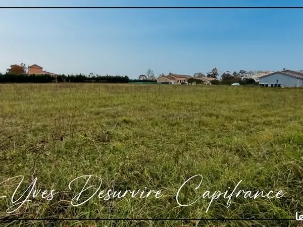 Terrain 1 350 m² Clairac 