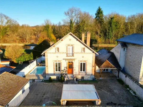 Maison avec dépendance 