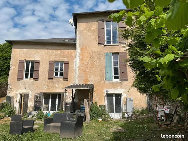 Maison 8 pièces 230 m² 