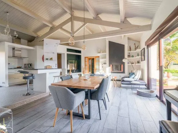 Maison de plain-pied 5 pièces 158 m² 