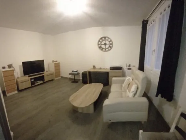 Appartement T4 proche commerces et transports 