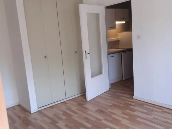 Appartement F1 - Proche école infirmière et école de commerce 