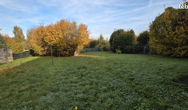 Terrain 585 m² 