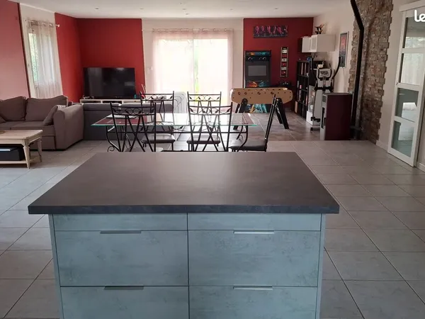 Maison 160m² plus studio, garage et piscine 